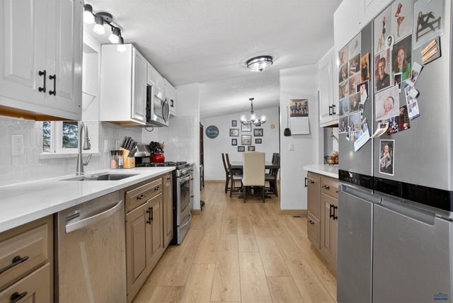 24546 PINEWOOD TR, Hermosa, SD 57744