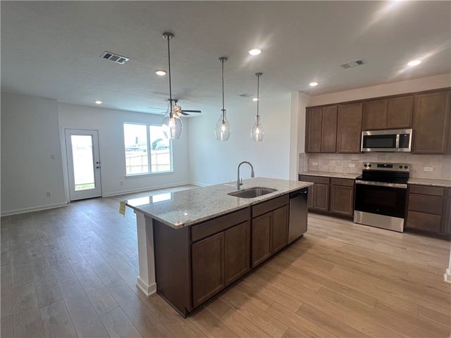 1927 Sebright Drive, Bryan, TX 77807