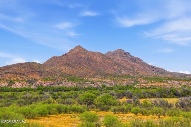 1213 Dos Corte, Rio Rico, AZ 85648