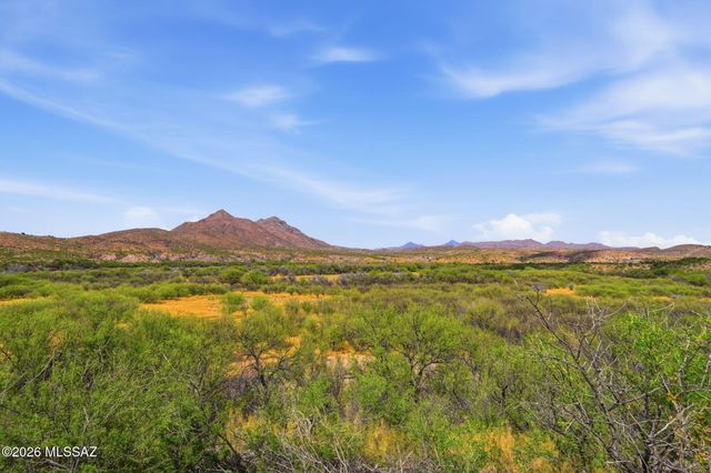 1213 Dos Corte, Rio Rico, AZ 85648