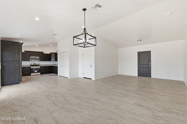 1213 Dos Corte, Rio Rico, AZ 85648