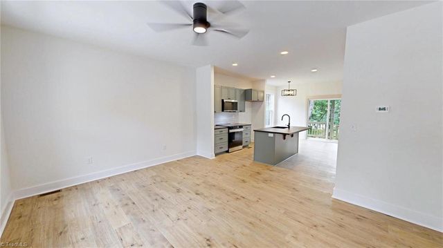 18 Cramer Street, Thomasville, NC 27360