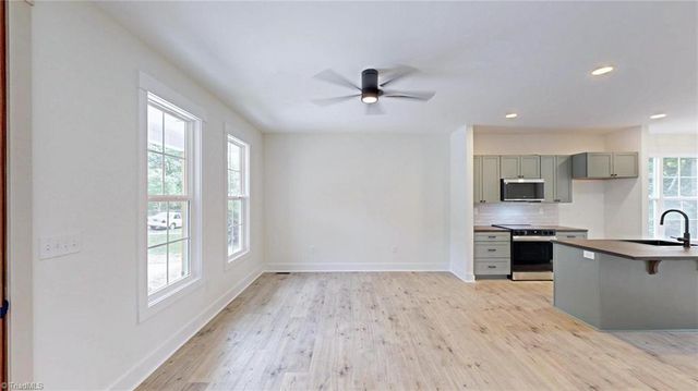 18 Cramer Street, Thomasville, NC 27360