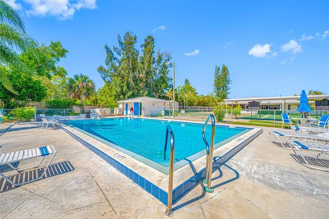 12400 PARK BLVD 623, Seminole, FL 33772