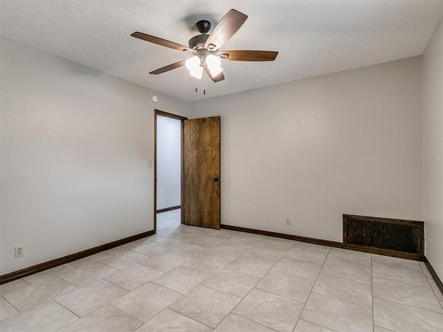 1213 Westbrooke Terrace, Norman, OK 73072