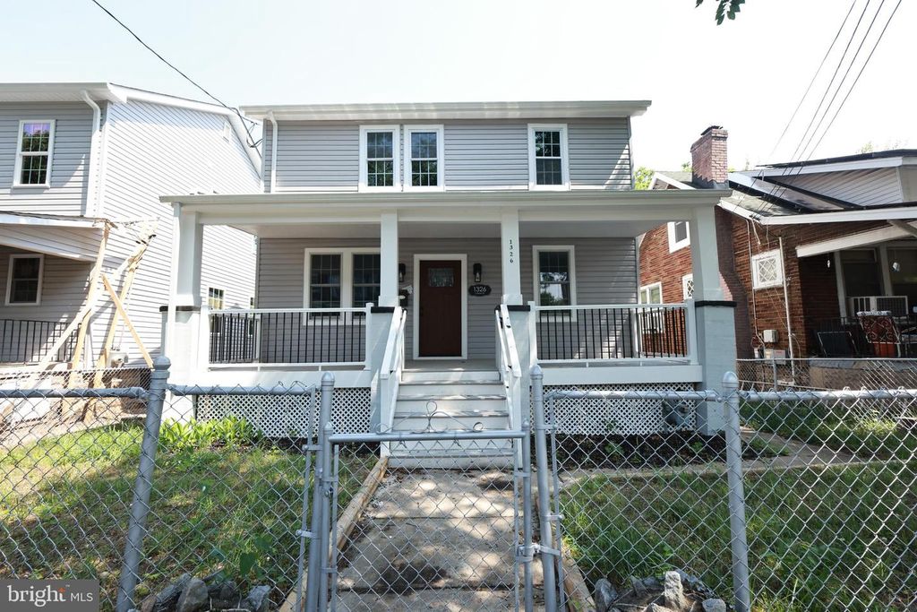 1326 S ST SE, Washington, DC 20020