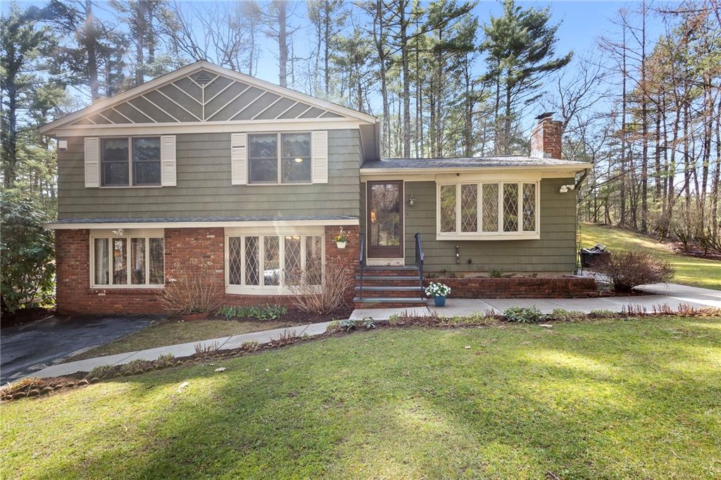 1031 Town Farm Road, Coventry, RI 02816