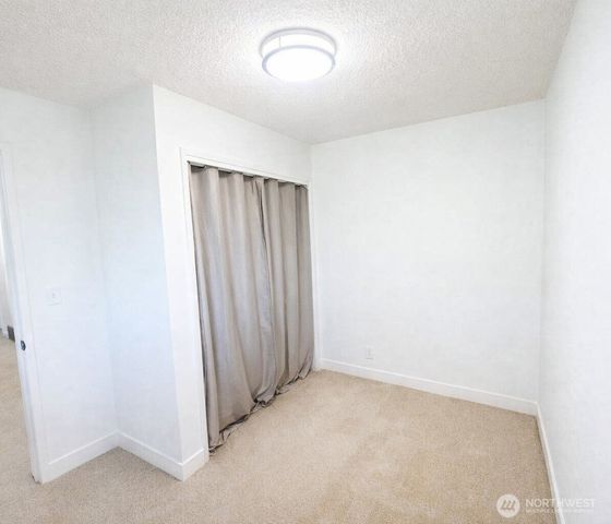 936 N 101st Street, Seattle, WA 98133
