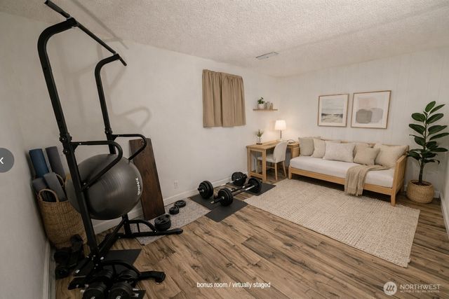 936 N 101st Street, Seattle, WA 98133