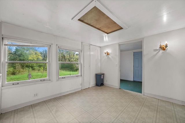 10410 Root River DRIVE, Caledonia, WI 53108