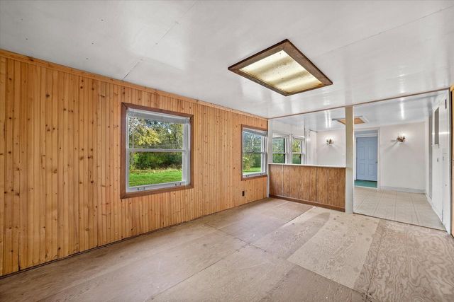 10410 Root River DRIVE, Caledonia, WI 53108