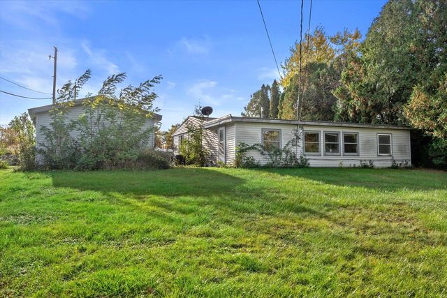 10410 Root River DRIVE, Caledonia, WI 53108