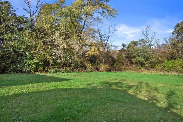 10410 Root River DRIVE, Caledonia, WI 53108