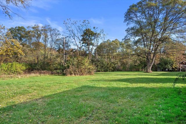 10410 Root River DRIVE, Caledonia, WI 53108