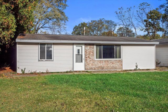 10410 Root River DRIVE, Caledonia, WI 53108