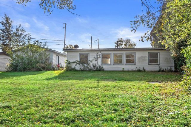 10410 Root River DRIVE, Caledonia, WI 53108