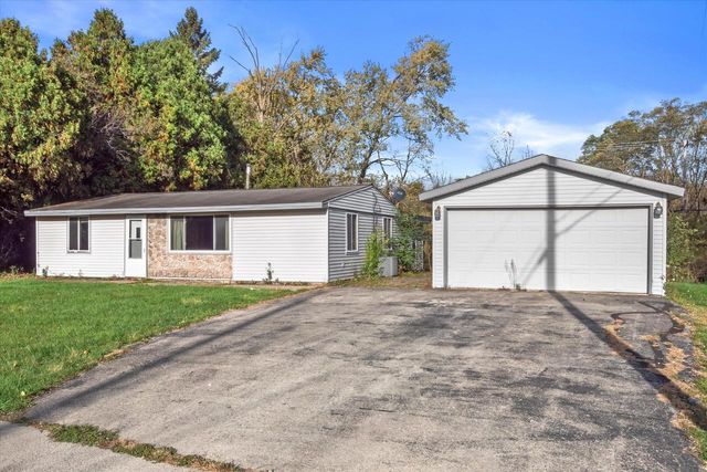 10410 Root River DRIVE, Caledonia, WI 53108