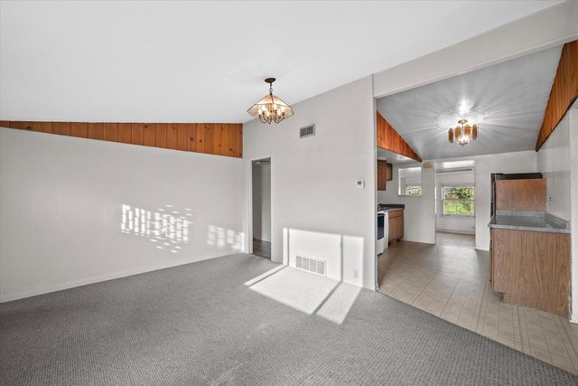 10410 Root River DRIVE, Caledonia, WI 53108