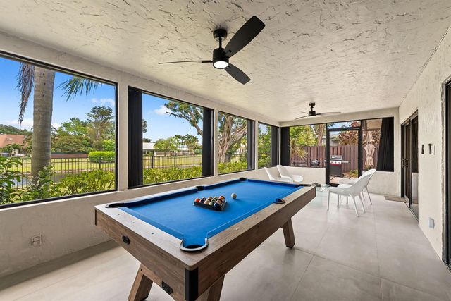 305 SW 28th Avenue, Delray Beach, FL 33445