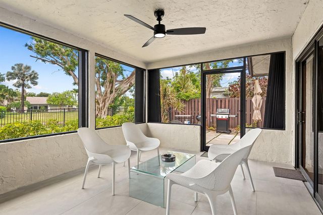 305 SW 28th Avenue, Delray Beach, FL 33445