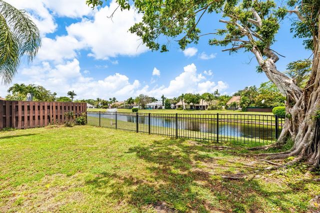 305 SW 28th Avenue, Delray Beach, FL 33445