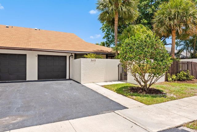 305 SW 28th Avenue, Delray Beach, FL 33445