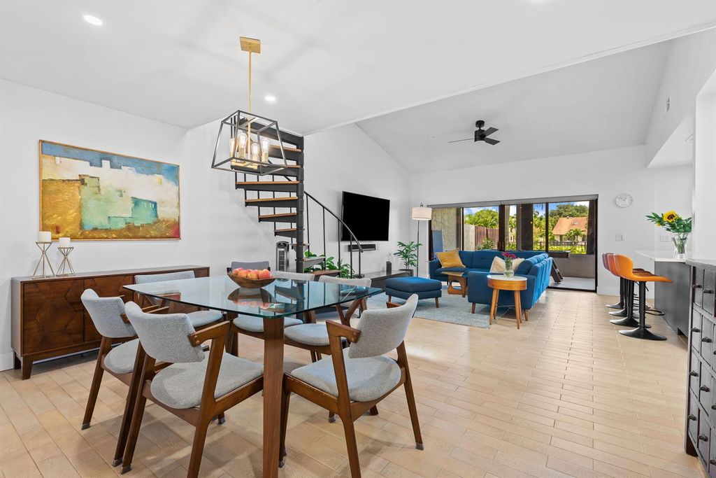 305 SW 28th Avenue, Delray Beach, FL 33445