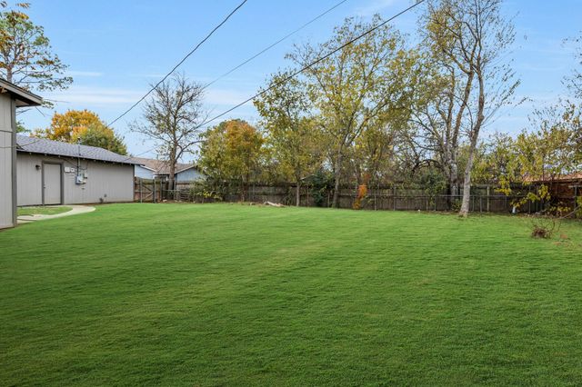 760 Ponderosa Drive, Hurst, TX 76053