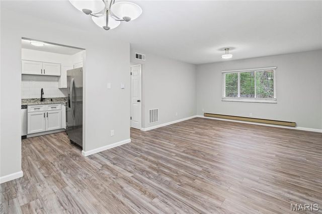 10135 Sakura Drive G, St Louis, MO 63128