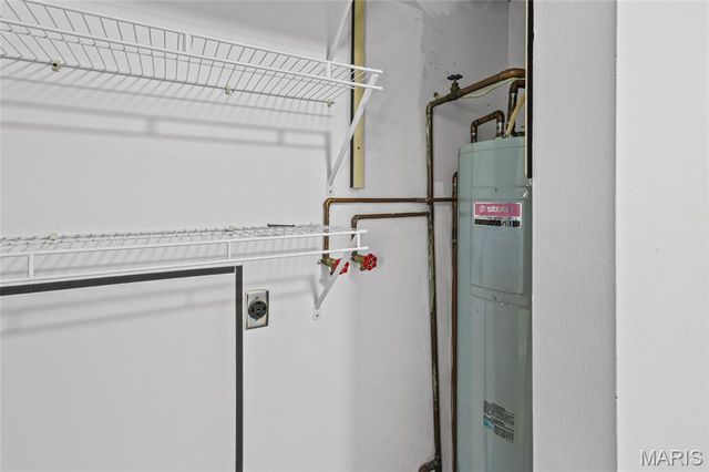 10135 Sakura Drive G, St Louis, MO 63128