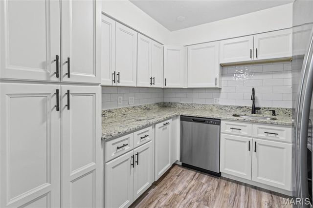 10135 Sakura Drive G, St Louis, MO 63128