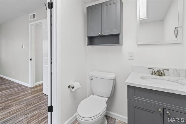 10135 Sakura Drive G, St Louis, MO 63128