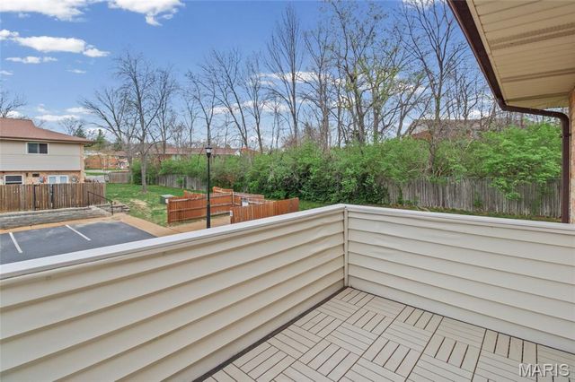 10135 Sakura Drive G, St Louis, MO 63128