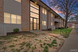 10135 Sakura Drive G, St Louis, MO 63128