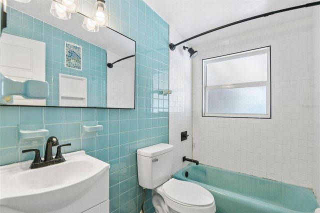 2416 EMORY AVENUE, Bradenton, FL 34207