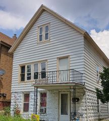2418 S 9th STREET, Milwaukee, WI 53215