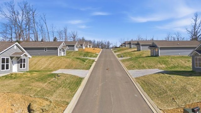 106 Hill Place Court, Dickson, TN 37055