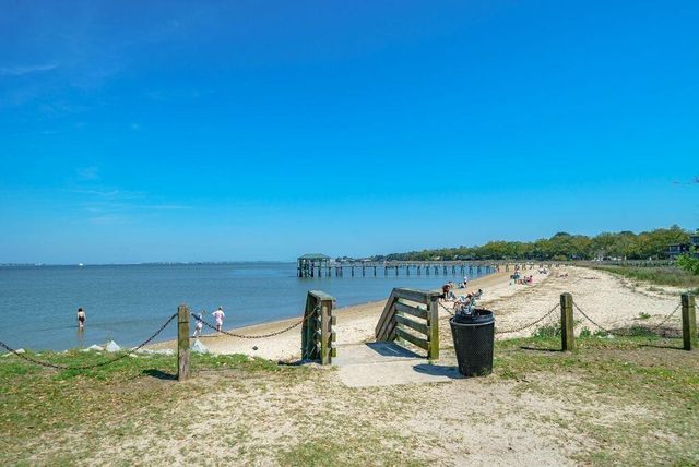 673 Edmonds Drive, Charleston, SC 29412