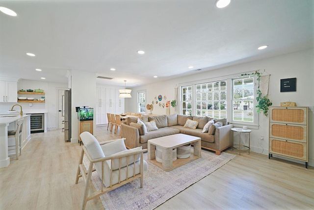 673 Edmonds Drive, Charleston, SC 29412