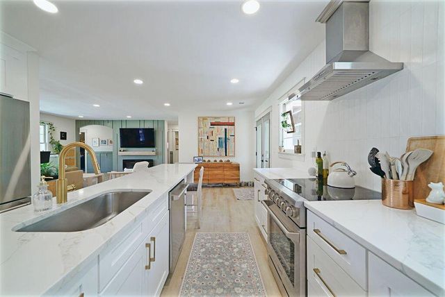 673 Edmonds Drive, Charleston, SC 29412