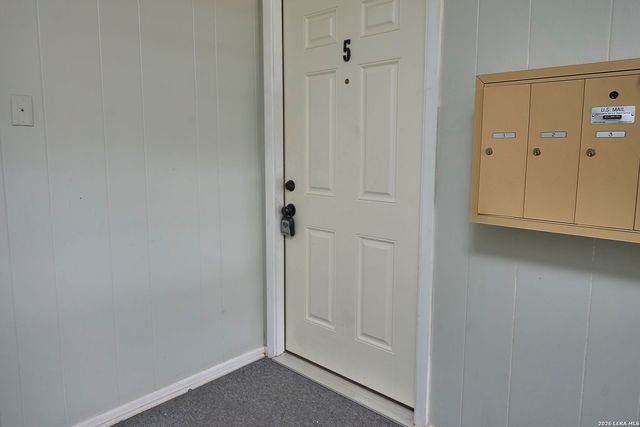 219 W Silver Sands Dr Apt 5, San Antonio, TX 78216