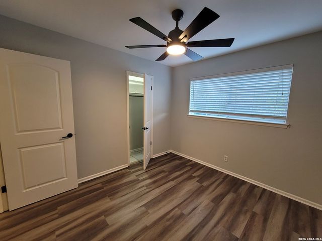 219 W Silver Sands Dr Apt 5, San Antonio, TX 78216