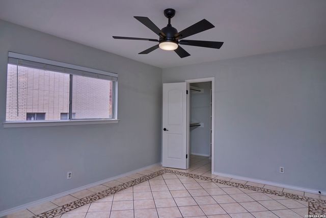 219 W Silver Sands Dr Apt 5, San Antonio, TX 78216