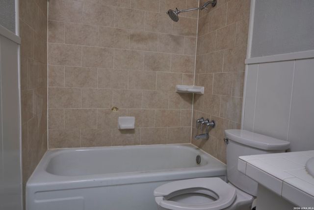 219 W Silver Sands Dr Apt 5, San Antonio, TX 78216