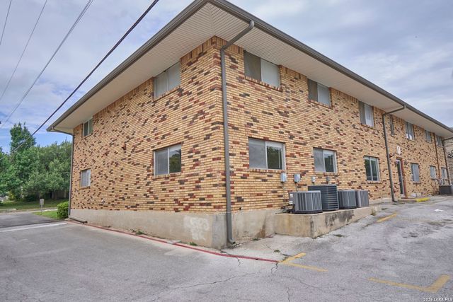 219 W Silver Sands Dr Apt 5, San Antonio, TX 78216