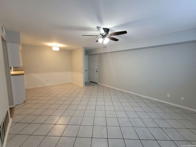 219 W Silver Sands Dr Apt 5, San Antonio, TX 78216