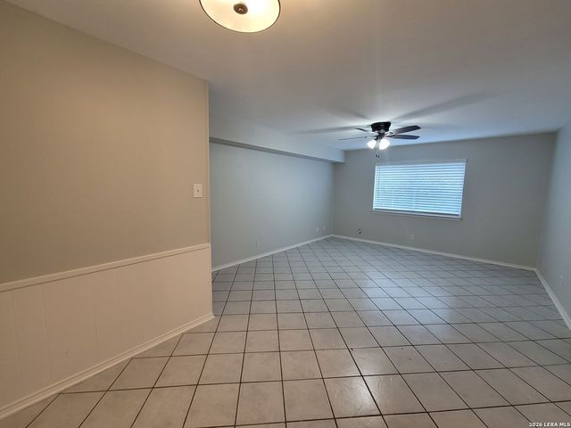 219 W Silver Sands Dr Apt 5, San Antonio, TX 78216