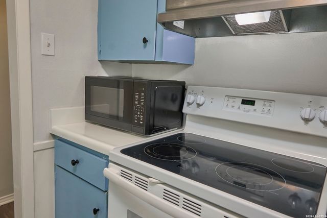 219 W Silver Sands Dr Apt 5, San Antonio, TX 78216