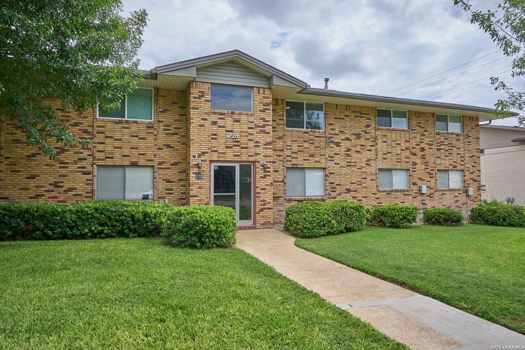 219 W Silver Sands Dr Apt 5, San Antonio, TX 78216