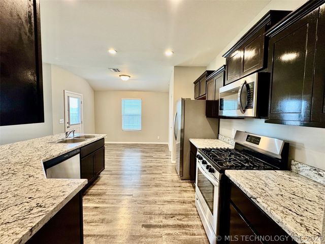 14315 N 73rd East Avenue, Collinsville, OK 74021
